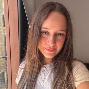 Meet your Posher, Ana